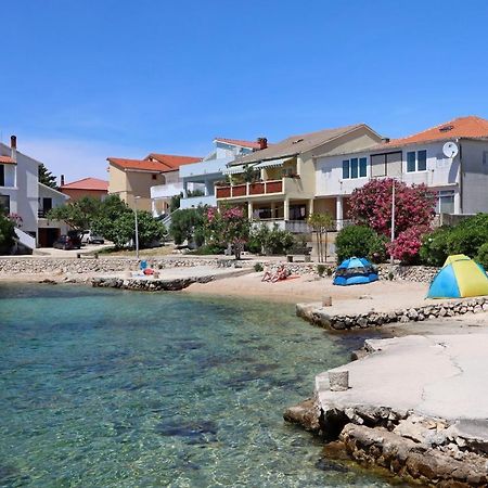 Apartments And Rooms With Parking Space Mandre, Pag - 6309 Kolan Bagian luar foto
