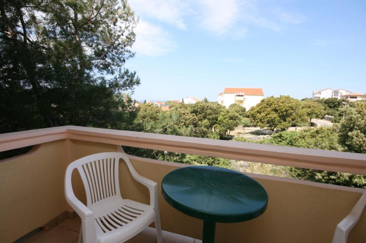 Apartments And Rooms With Parking Space Mandre, Pag - 6309 Kolan Bagian luar foto