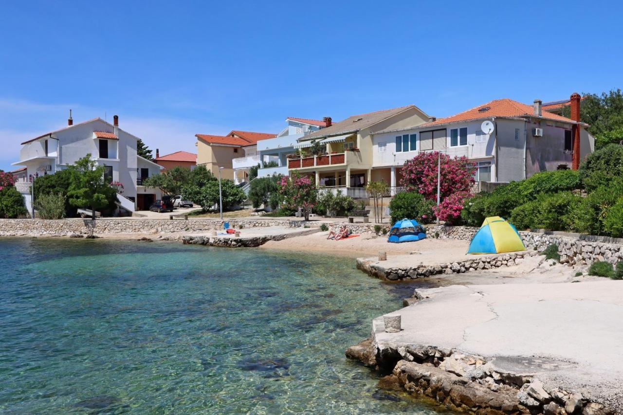 Apartments And Rooms With Parking Space Mandre, Pag - 6309 Kolan Bagian luar foto